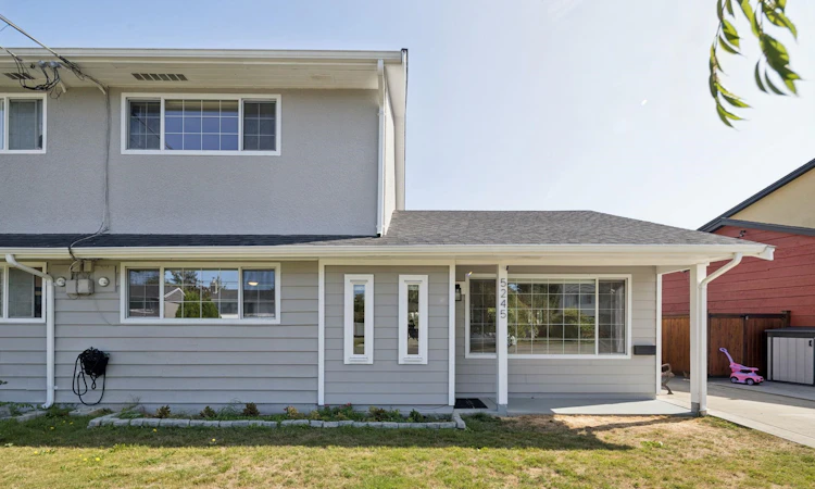5245 Maple Crescent
