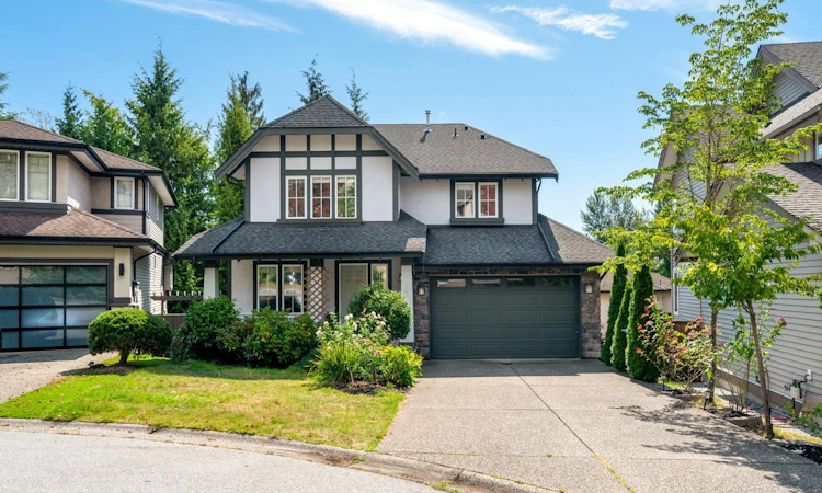 22 Maple Court