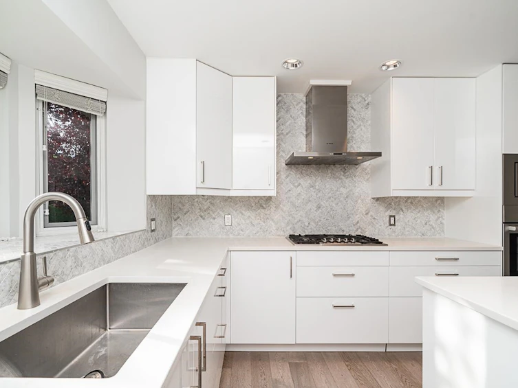 2308 W 14th Avenue, Vancouver, BC, V6K 2W3 - 11