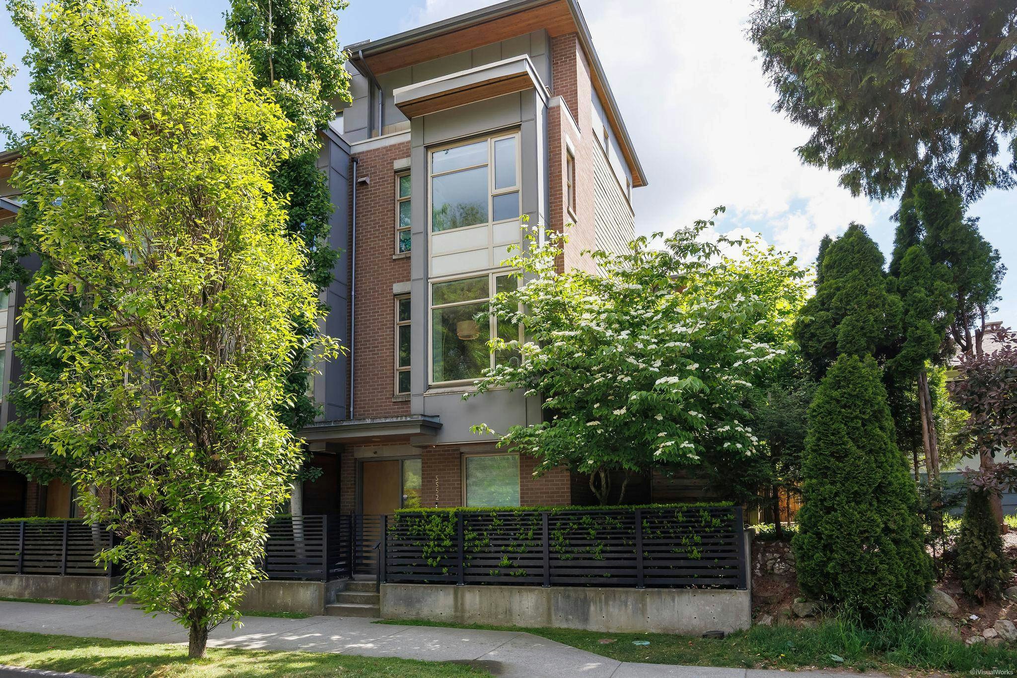 5552 Oak Street, Vancouver, BC, V6M 2V6