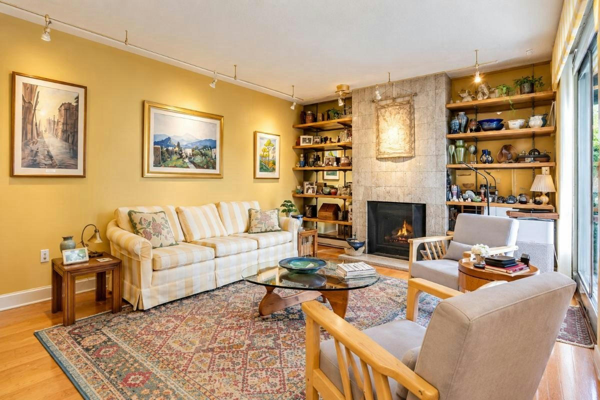 1346 Walnut Street - 4