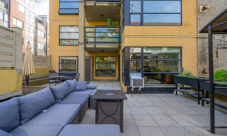 204-124 W 3rd Street