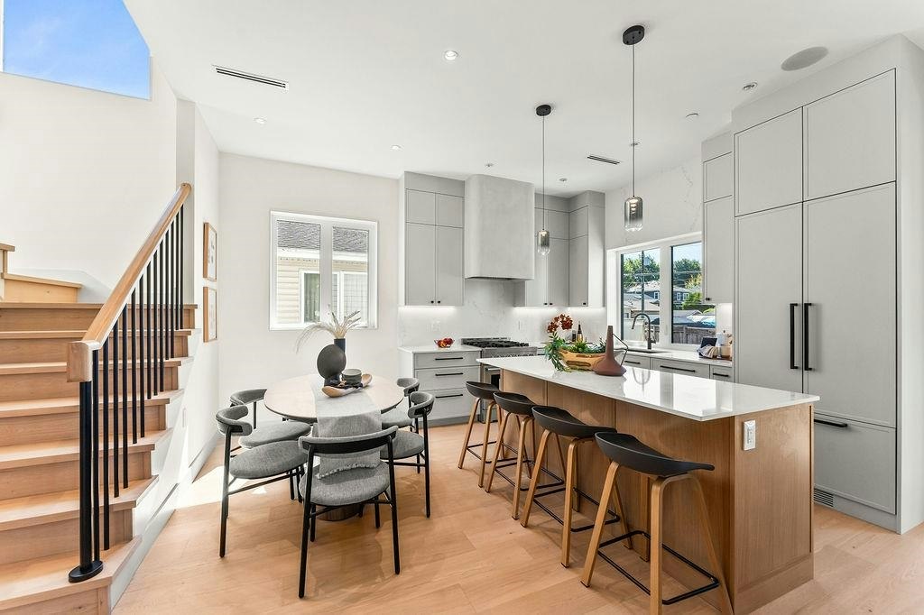 2598 E 16th Avenue, Vancouver, BC, V5M 2L5 - 12