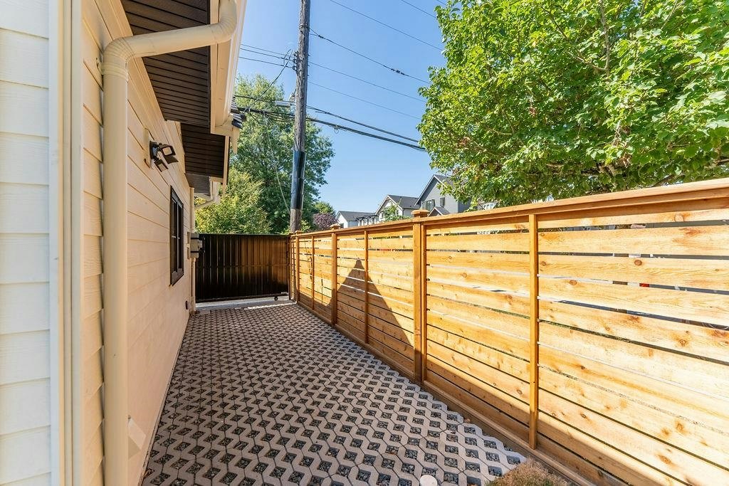 2598 E 16th Avenue, Vancouver, BC, V5M 2L5 - 30
