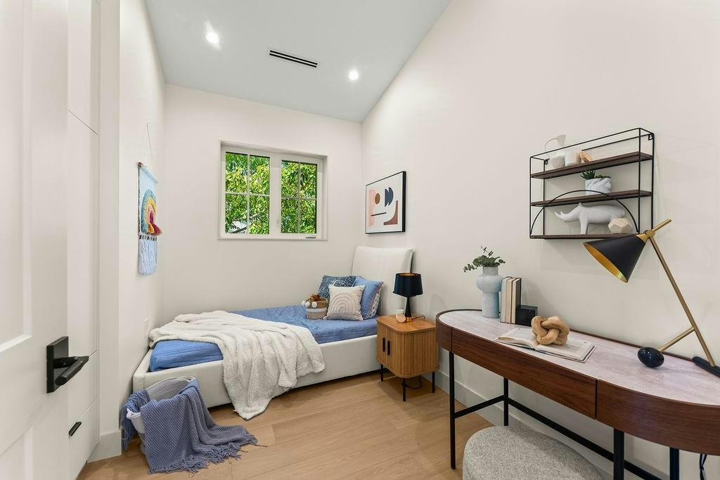 2598 E 16th Avenue, Vancouver, BC, V5M 2L5 - 17