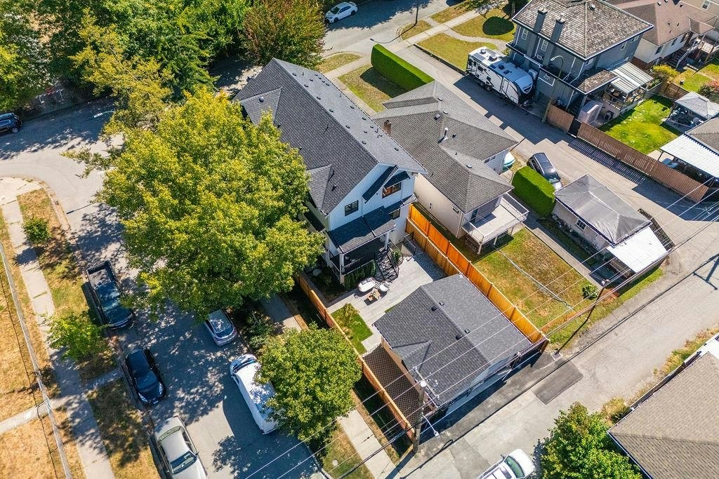 2598 E 16th Avenue, Vancouver, BC, V5M 2L5 - 32