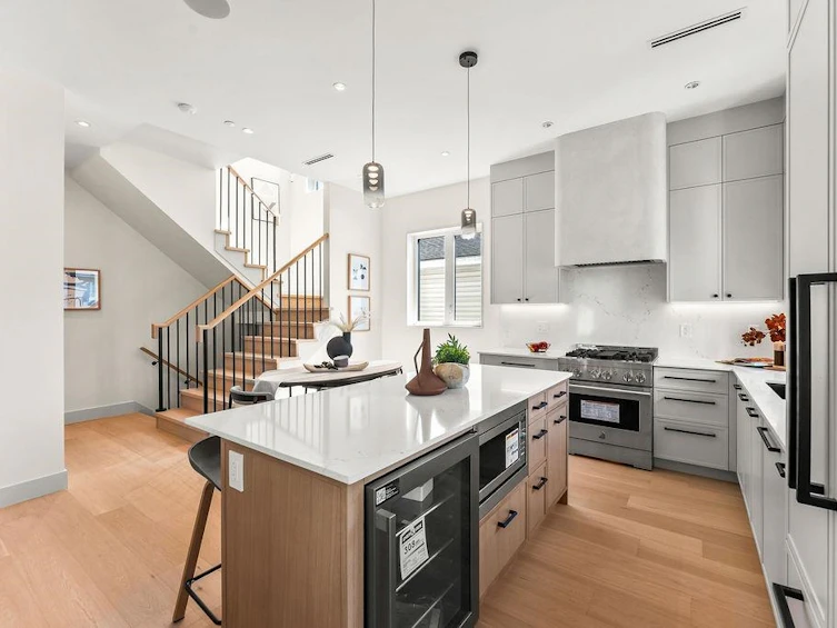 2598 E 16th Avenue, Vancouver, BC, V5M 2L5 - 10