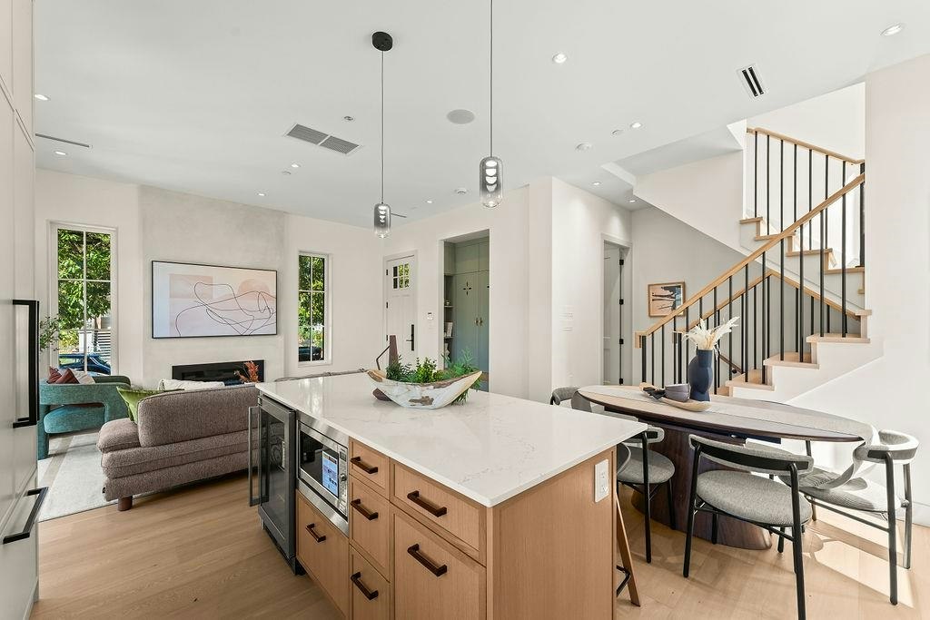 2598 E 16th Avenue, Vancouver, BC, V5M 2L5 - 14