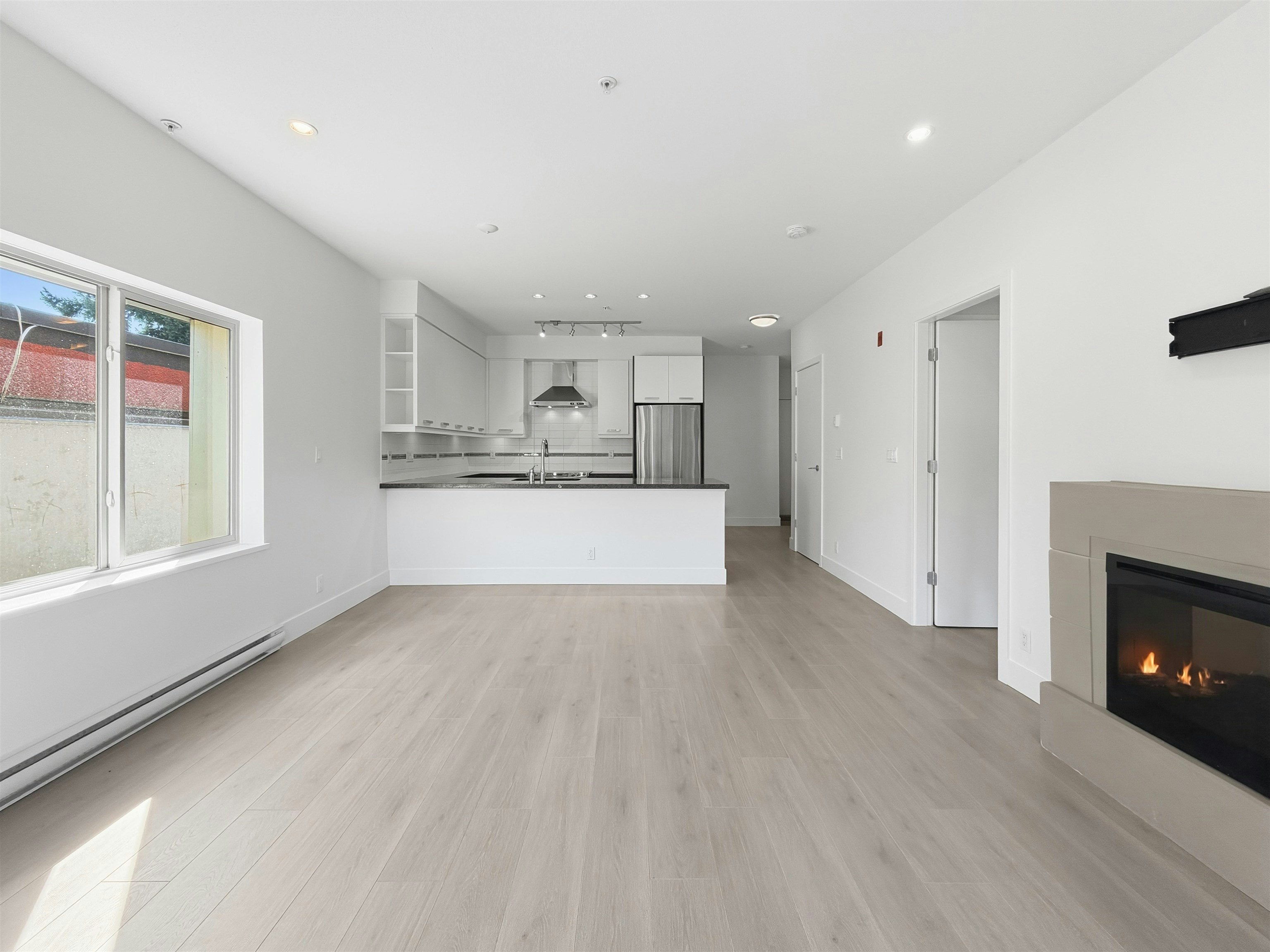 204-1273 Marine Drive - 4