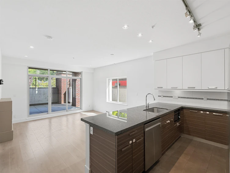 204-1273 Marine Drive, North Vancouver, BC, V7P 1T3 - 8