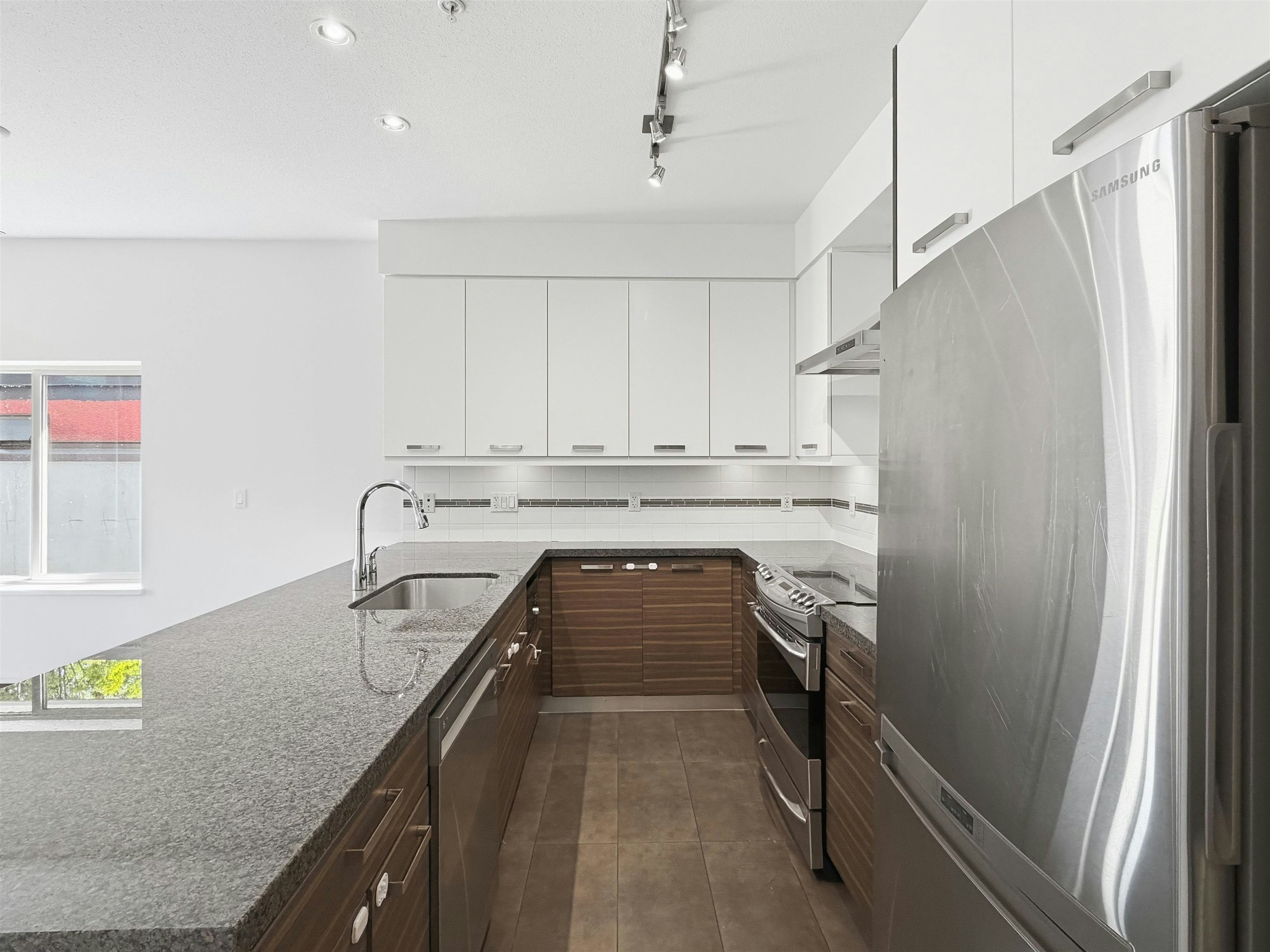204-1273 Marine Drive, North Vancouver, BC, V7P 1T3 - 9