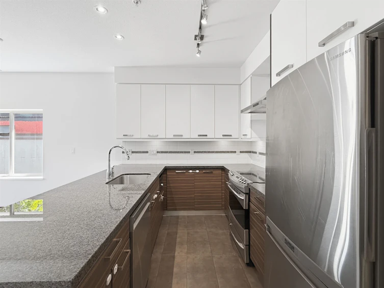 204-1273 Marine Drive, North Vancouver, BC, V7P 1T3 - 9