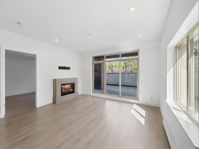 204-1273 Marine Drive - 2