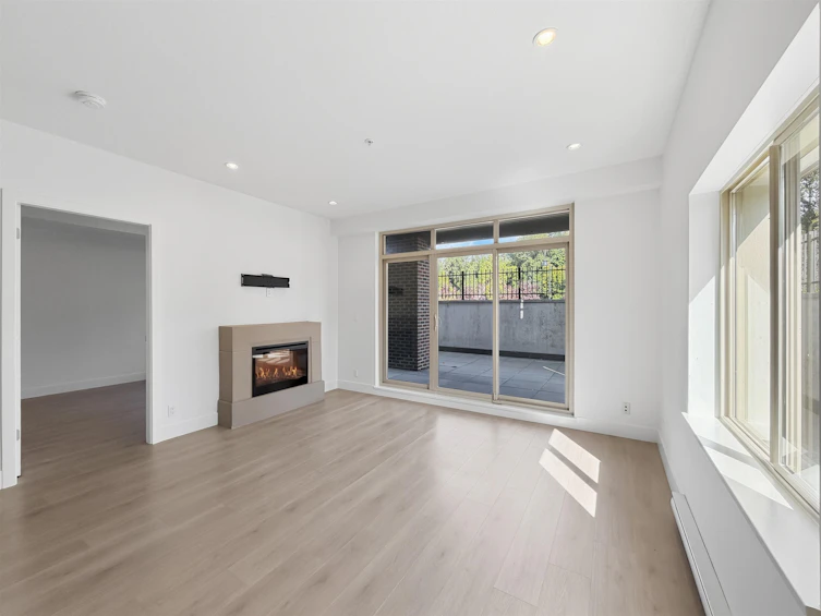 204-1273 Marine Drive, North Vancouver, BC, V7P 1T3 - 2