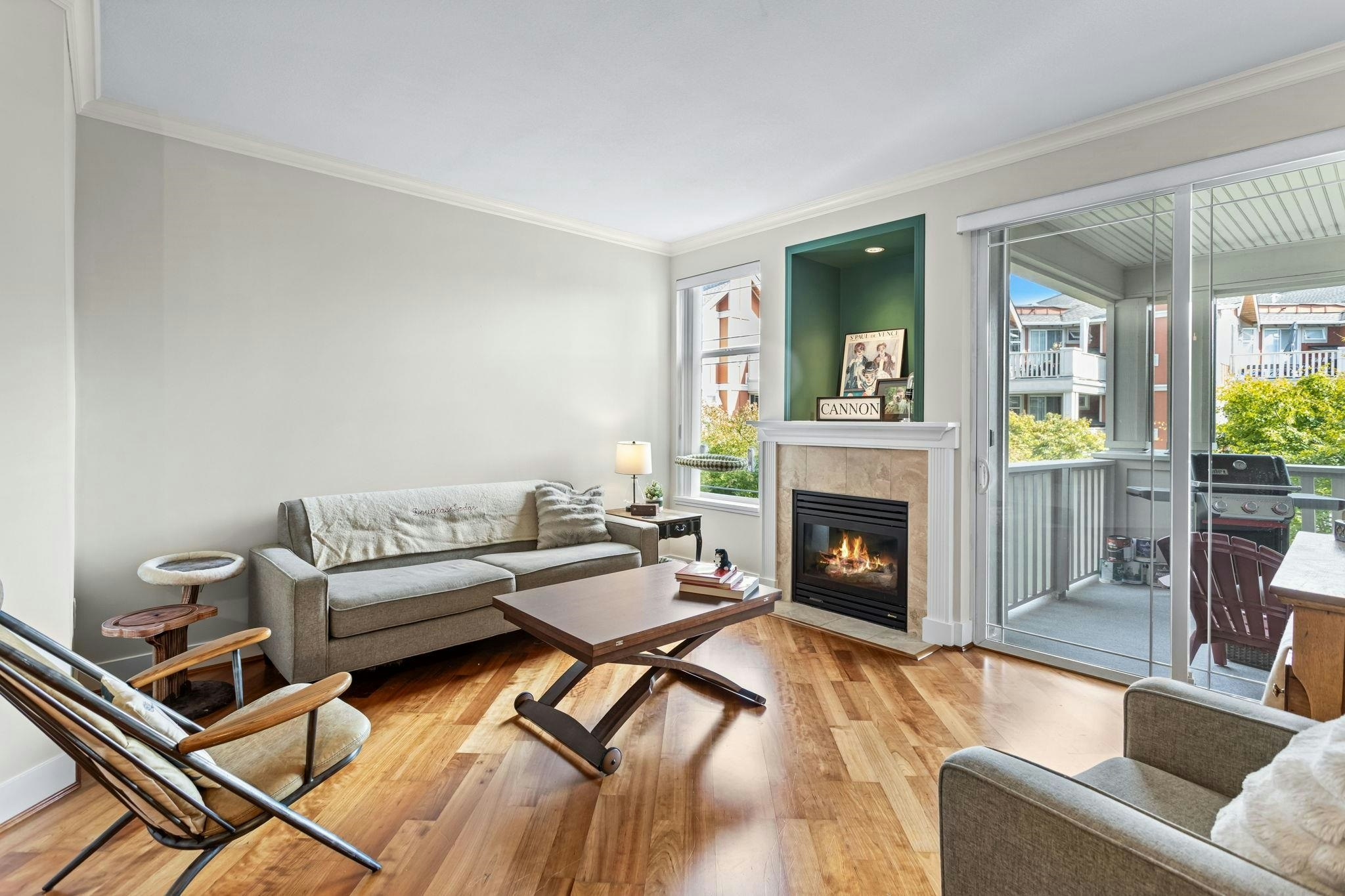 307-15350 16a Avenue Avenue - 5