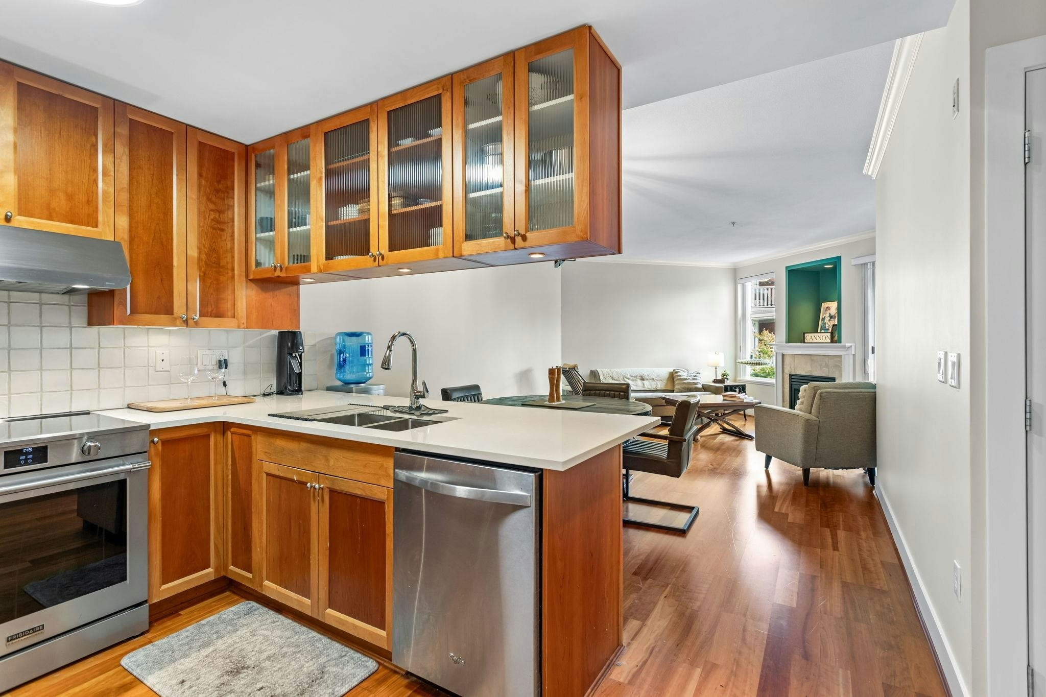 307-15350 16a Avenue Avenue - 4