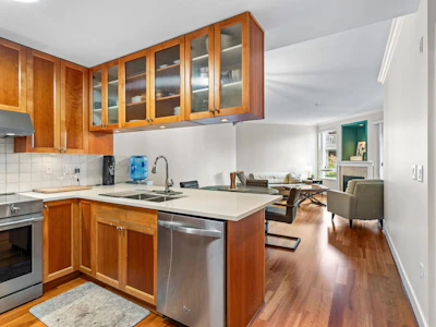 307-15350 16a Avenue Avenue - 4
