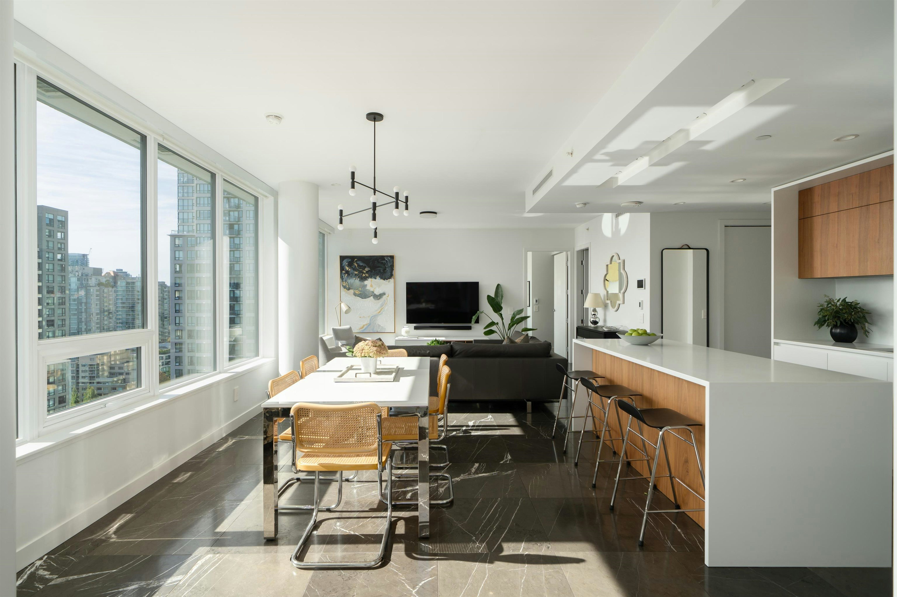2004-885 Cambie Street - 5
