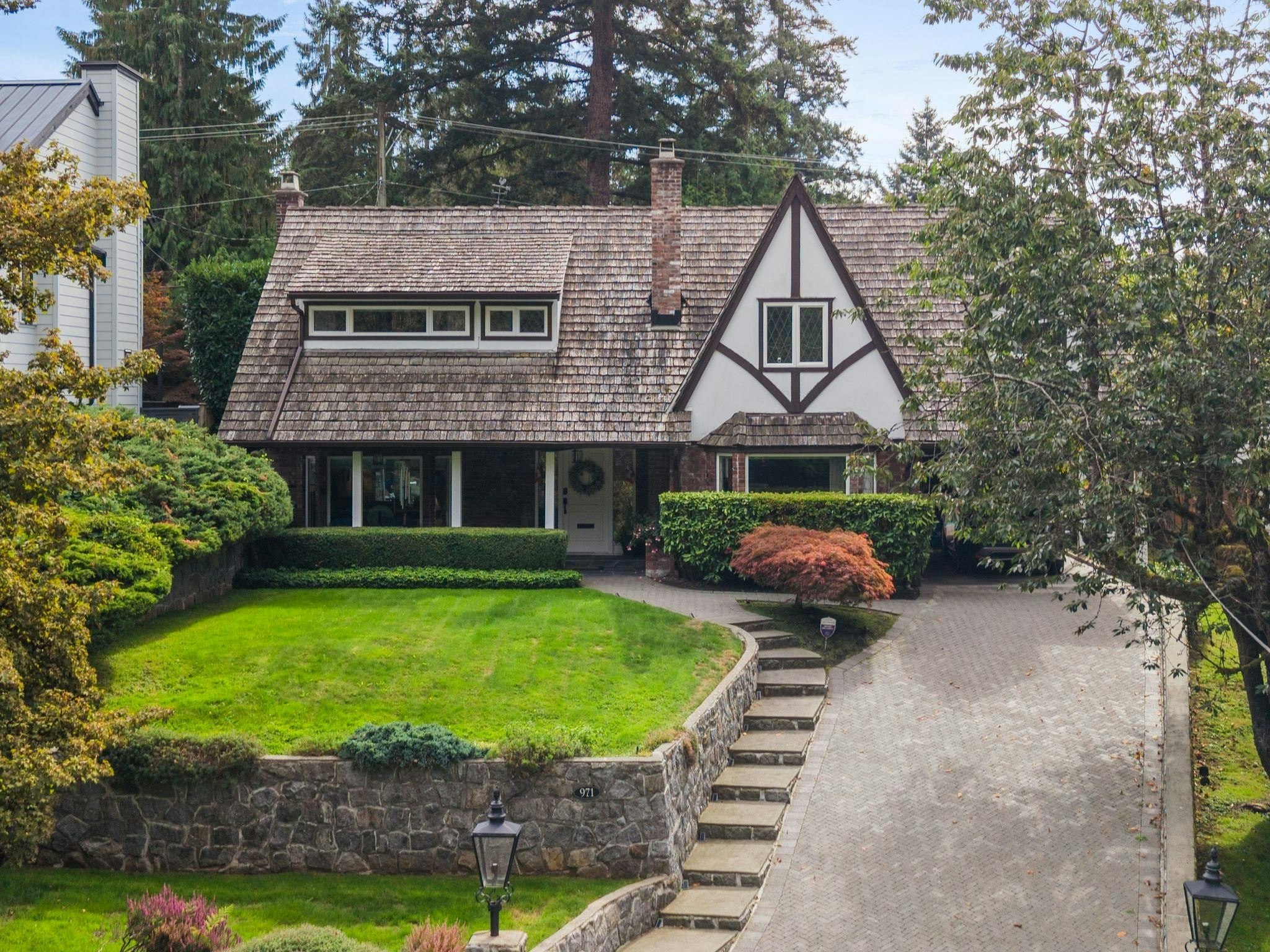 971 Canyon Boulevard, North Vancouver, BC, V7R 2K2