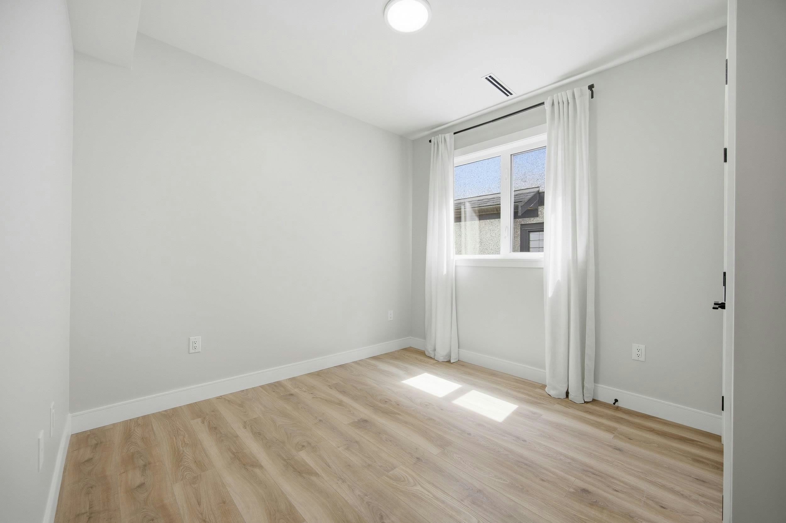 40 Sea Avenue, Burnaby, BC, V5B 3W6 - 24
