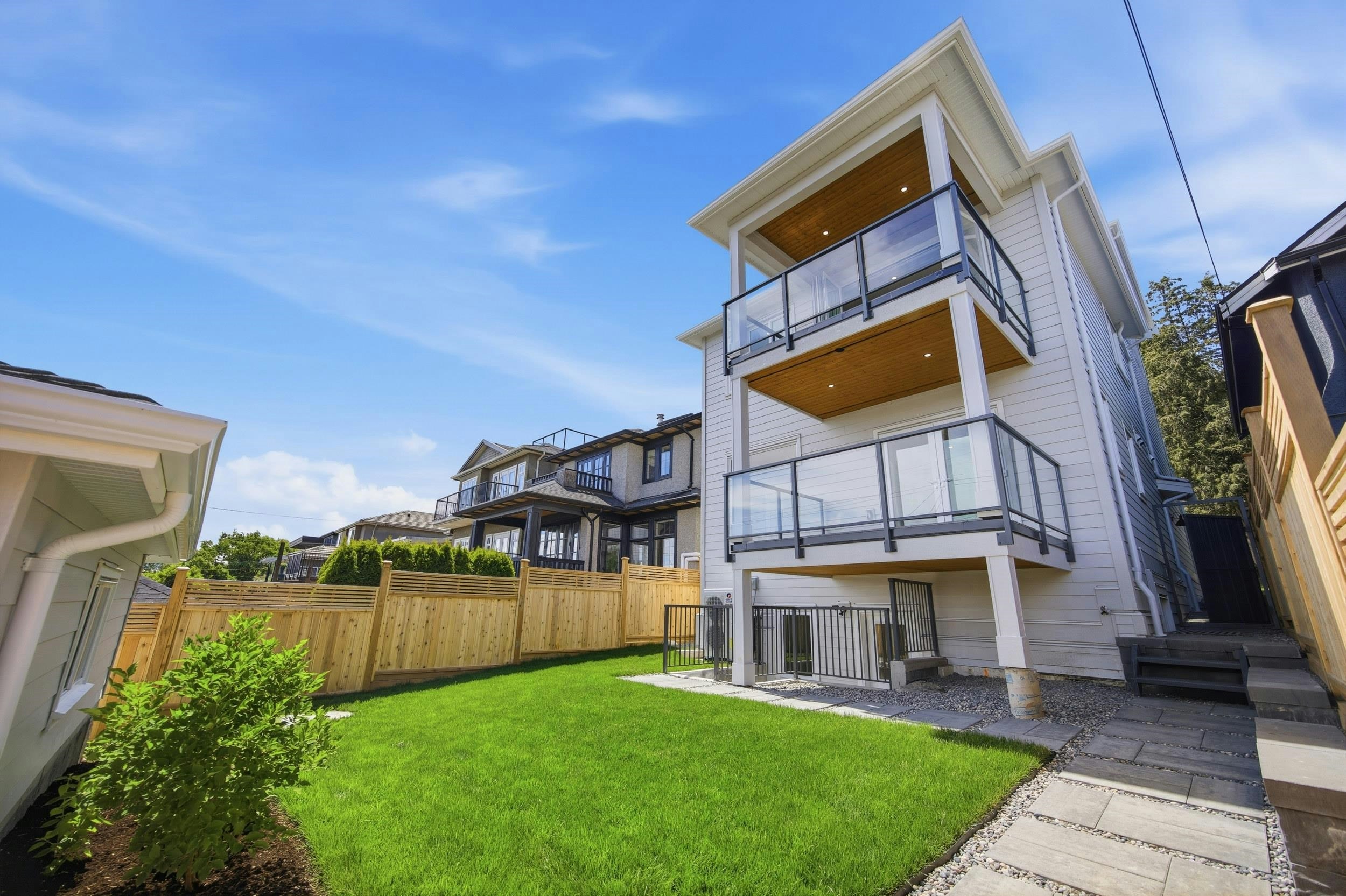 40 Sea Avenue, Burnaby, BC, V5B 3W6 - 14