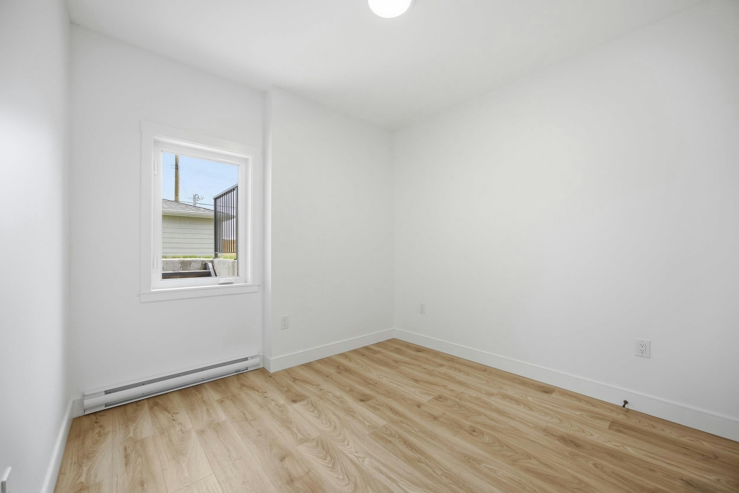 40 Sea Avenue, Burnaby, BC, V5B 3W6 - 40