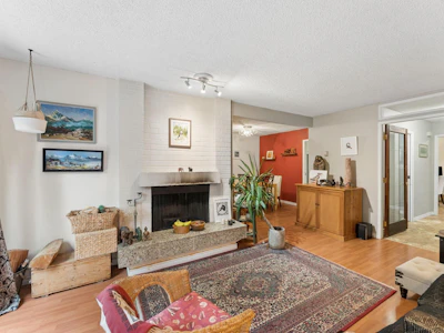834 Hendecourt Road - 4
