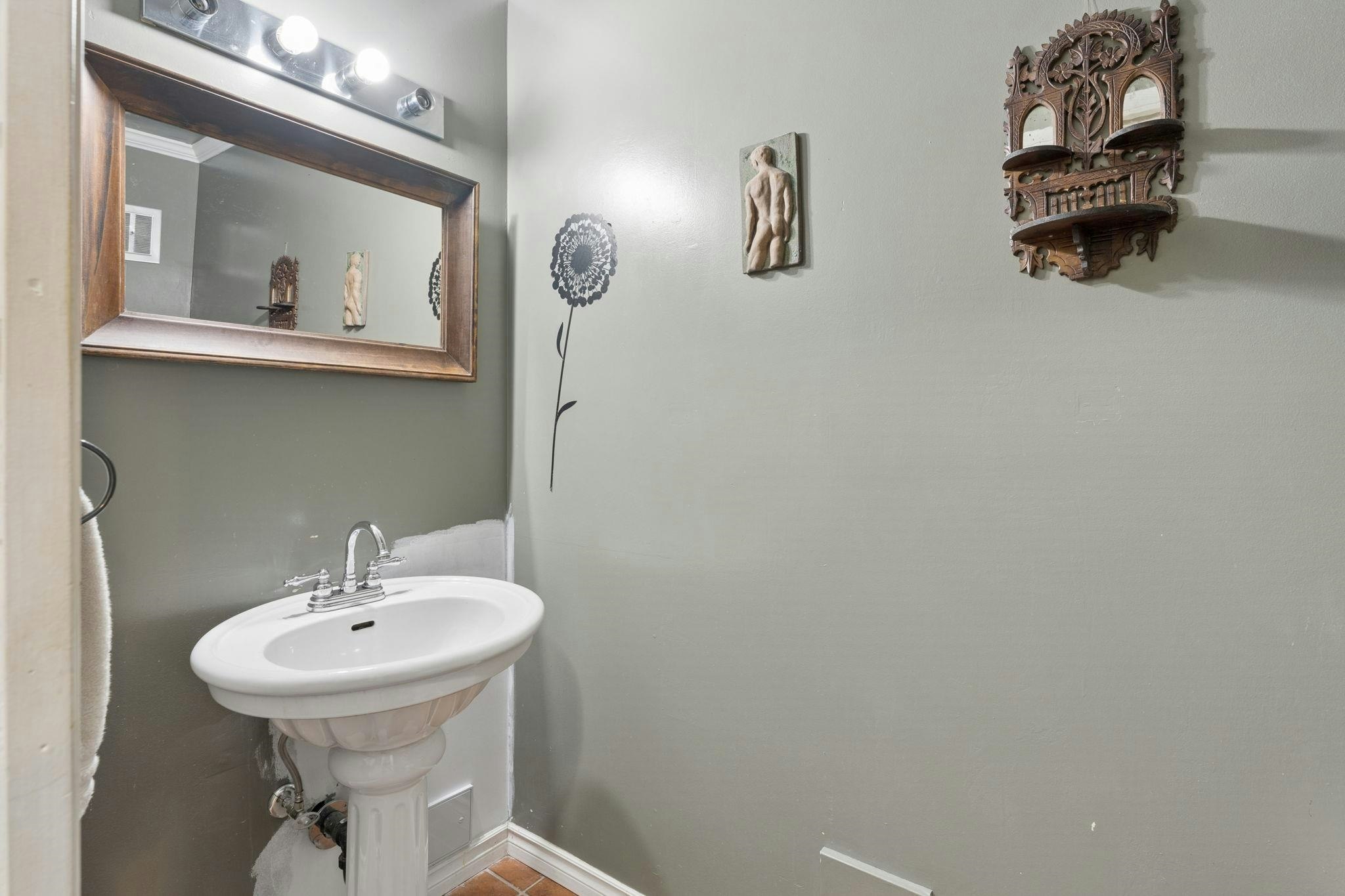 834 Hendecourt Road, North Vancouver, BC, V7K 2Y2 - 11