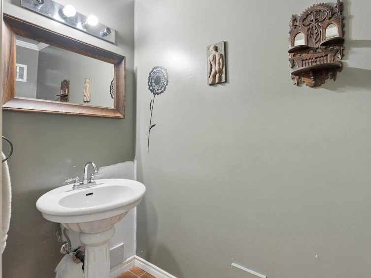 834 Hendecourt Road, North Vancouver, BC, V7K 2Y2 - 11