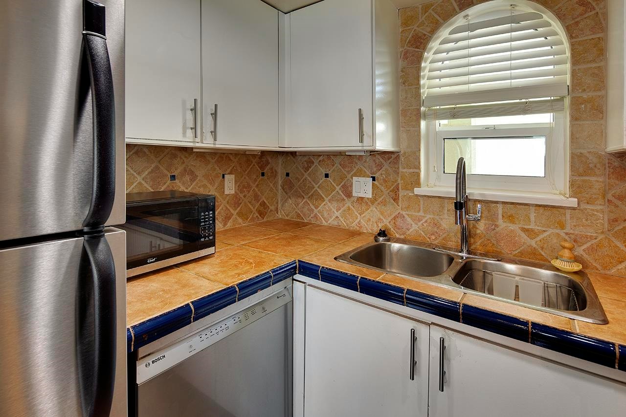 1210 W 7th Avenue, Vancouver, BC, V6H 1B6 - 14