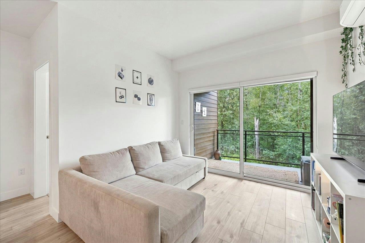 209-3182 Gladwin Road - 3
