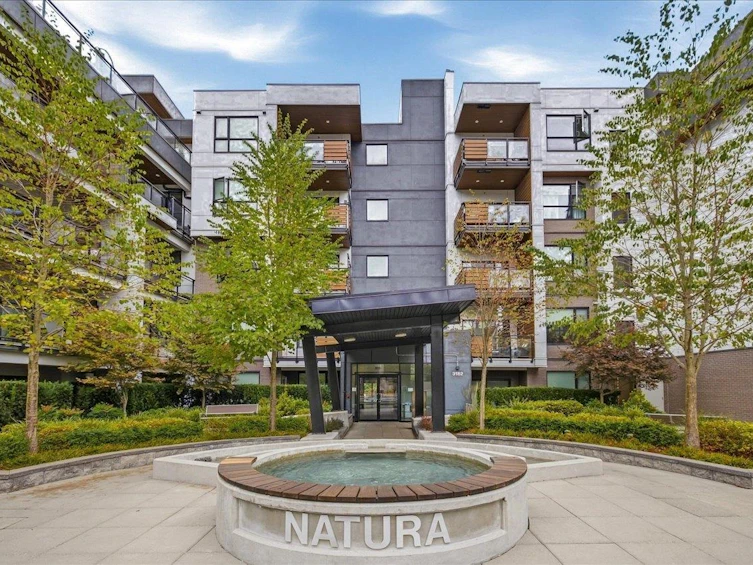 209-3182 Gladwin Road, Abbotsford, BC, V2T 0K8