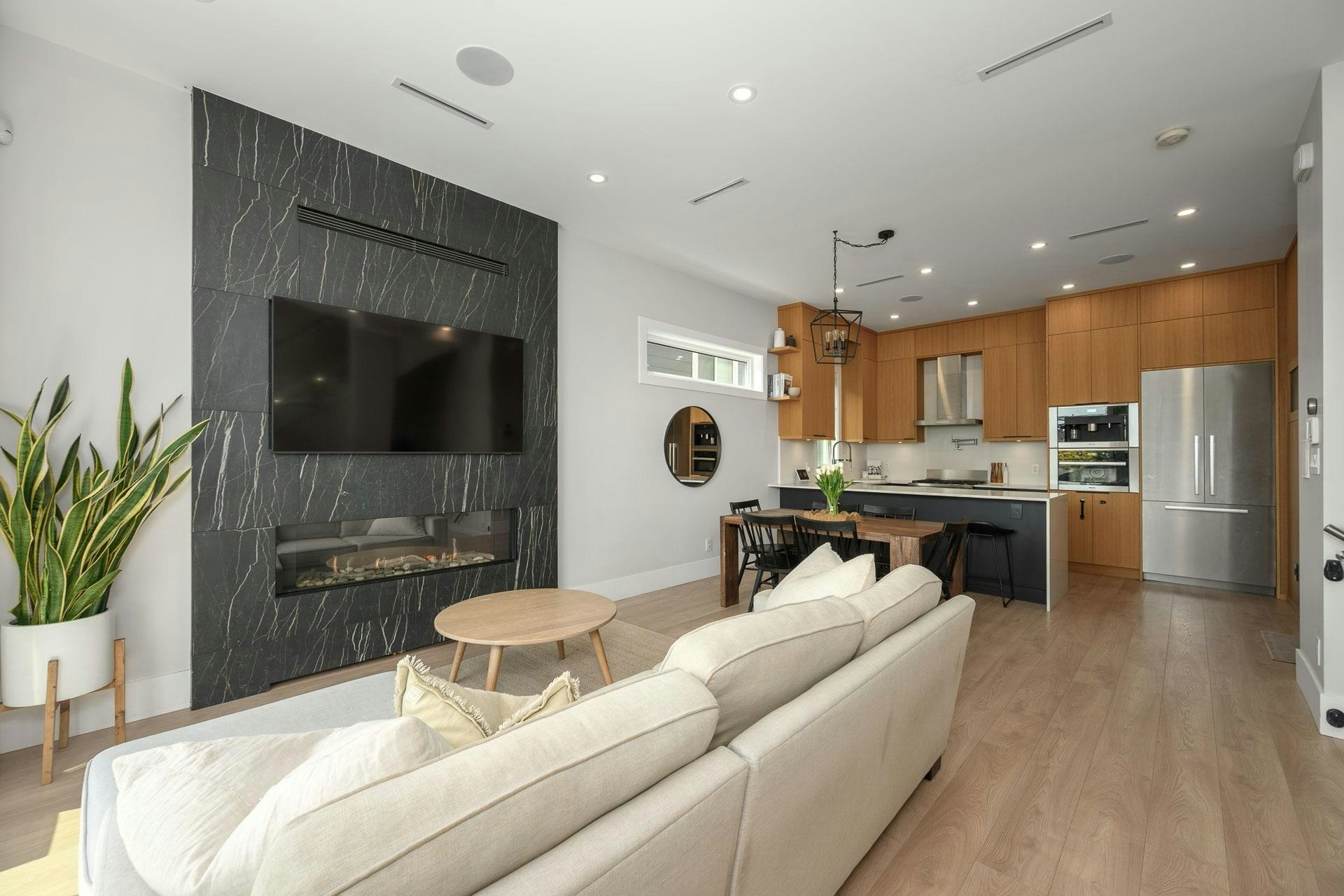 3-215 E 21st Street, North Vancouver, BC, V7L 3B7 - 11