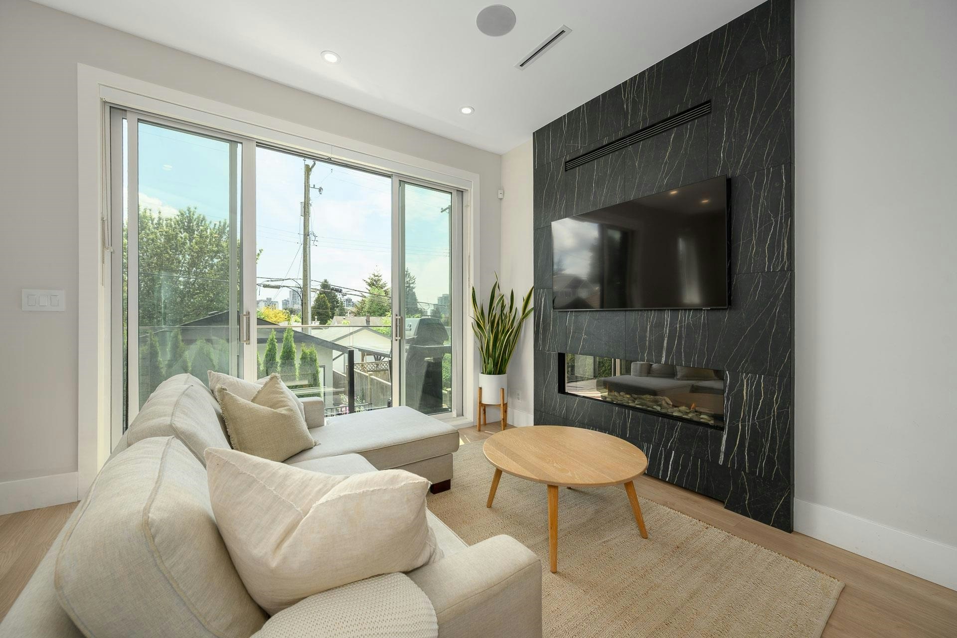 3-215 E 21st Street, North Vancouver, BC, V7L 3B7 - 9