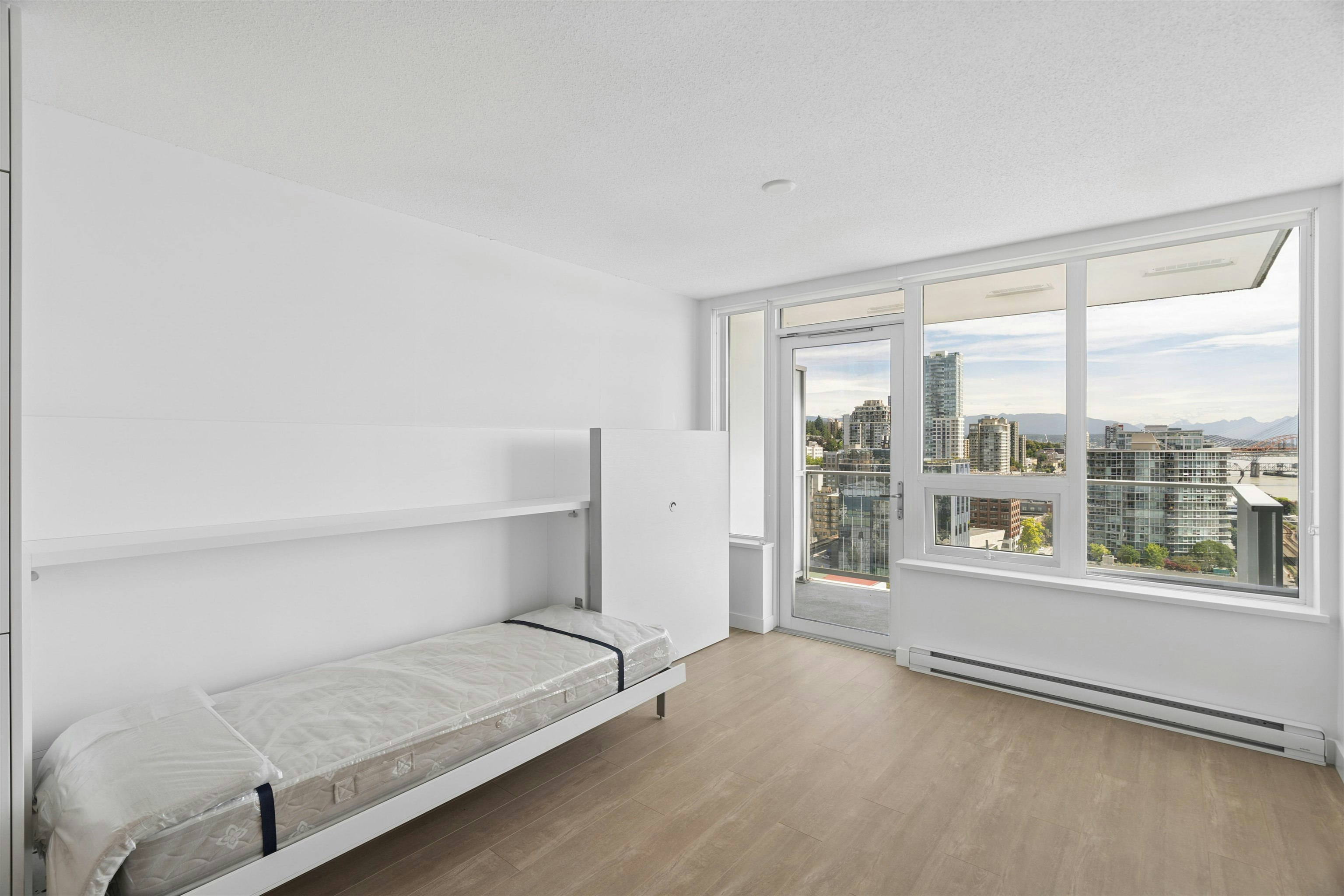 1901-908 Quayside Drive, New Westminster, BC, V3M 0L4 - 8