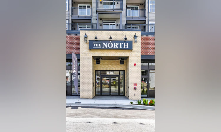 205-22348 North Avenue Avenue