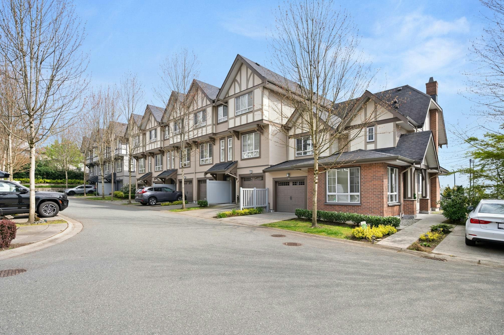 27-1338 Hames Crescent - 2