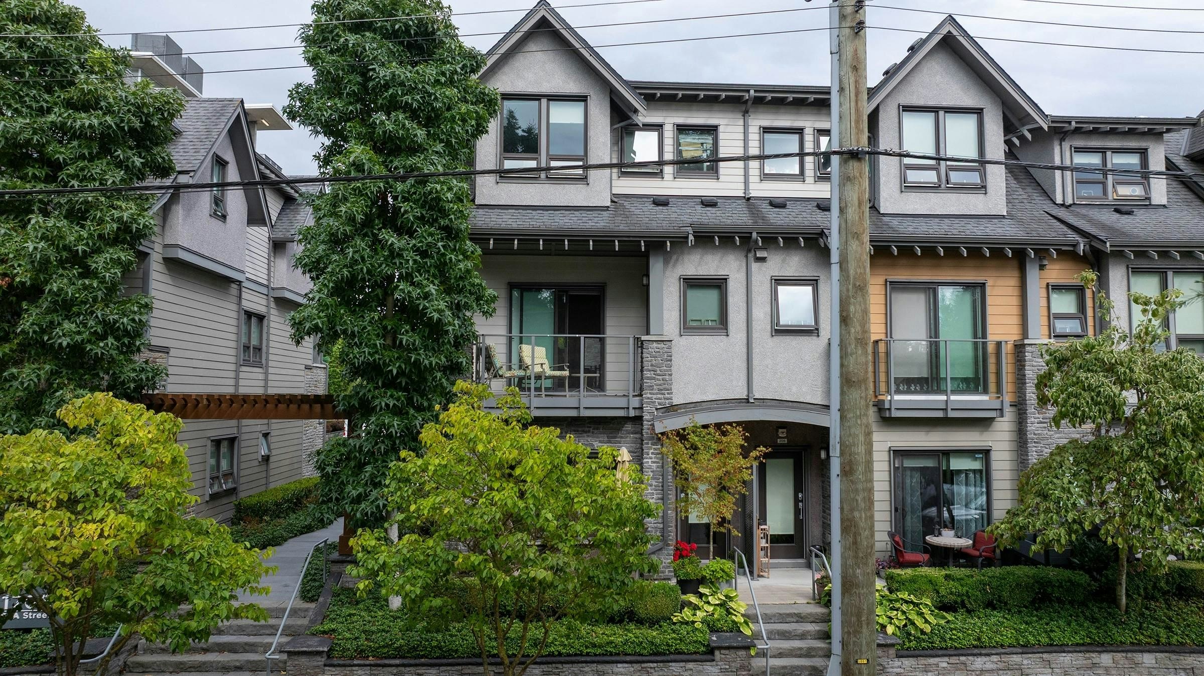207-1738 55a Street, Delta, BC, V4M 0A9