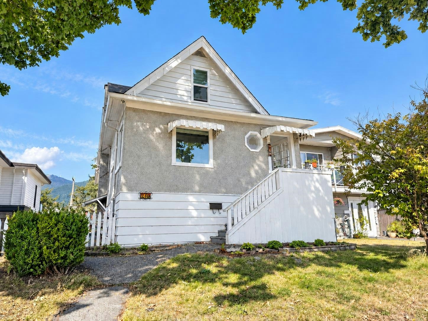 216 E 18th Street, North Vancouver, BC, V7L 2X6