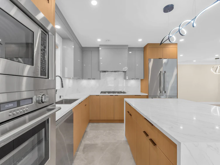 800 Montroyal Boulevard, North Vancouver, BC, V7R 2G6 - 7
