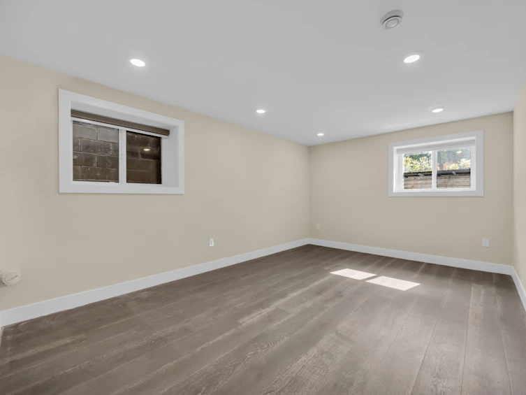 800 Montroyal Boulevard, North Vancouver, BC, V7R 2G6 - 32