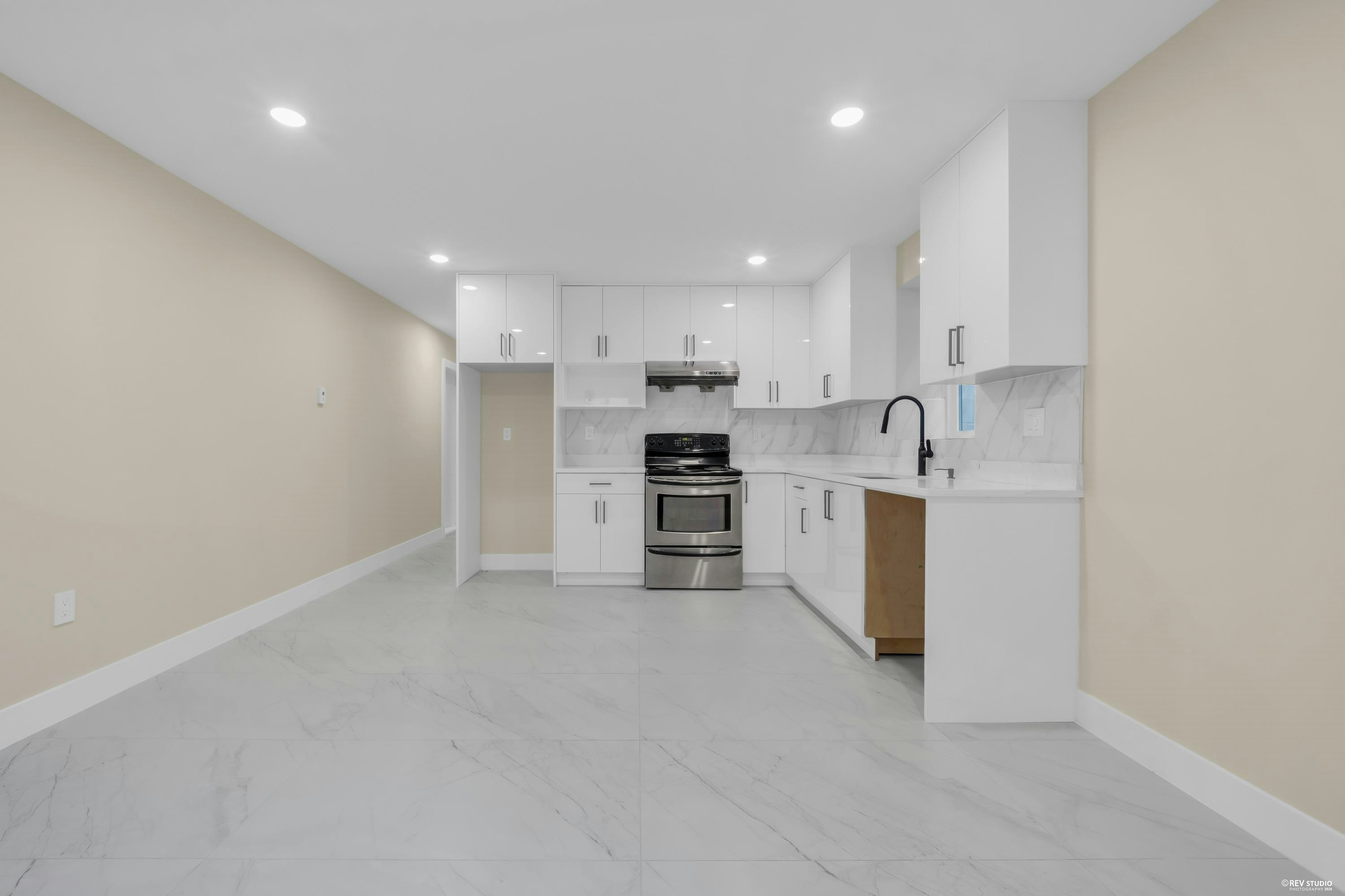 800 Montroyal Boulevard, North Vancouver, BC, V7R 2G6 - 24