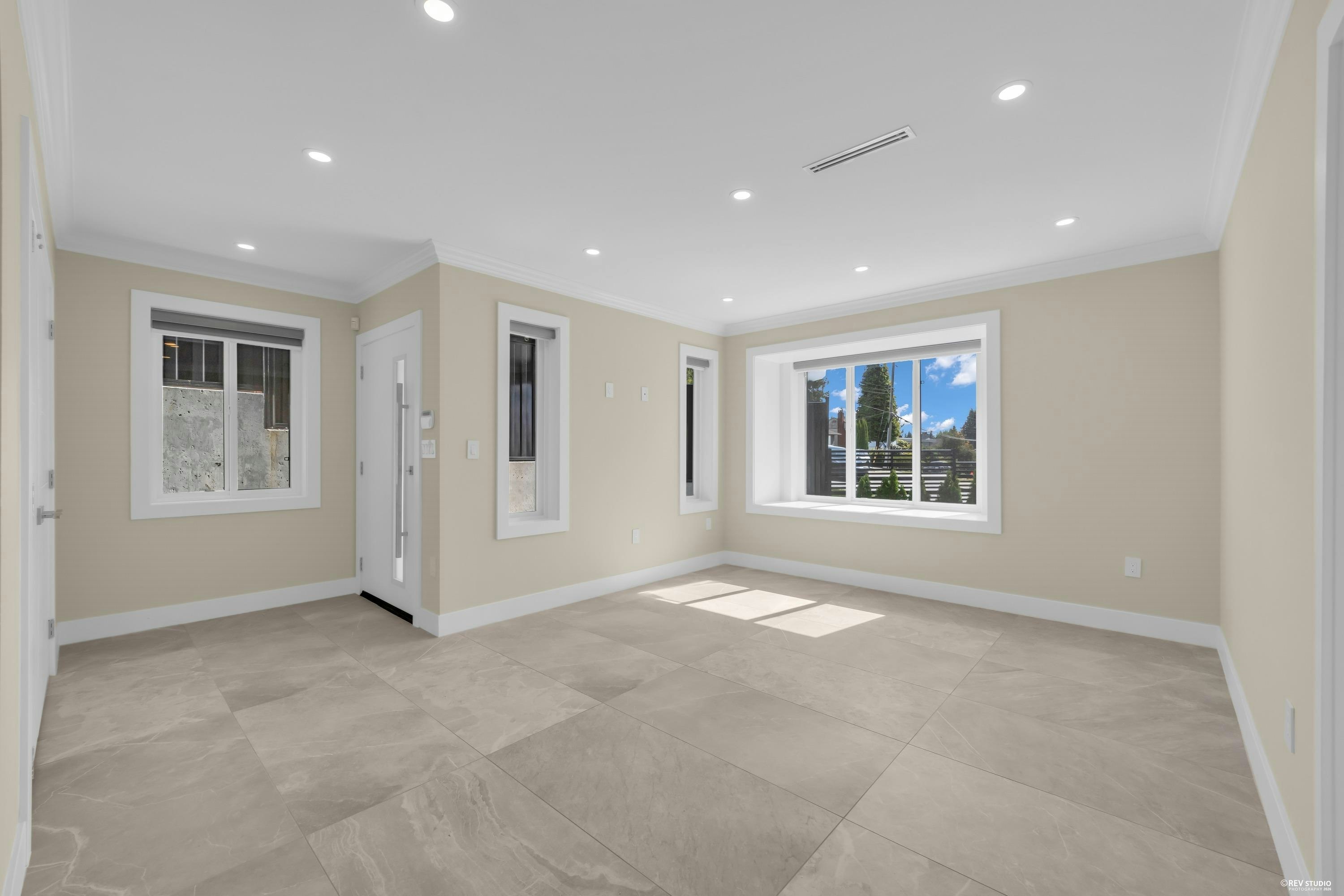 800 Montroyal Boulevard, North Vancouver, BC, V7R 2G6 - 13