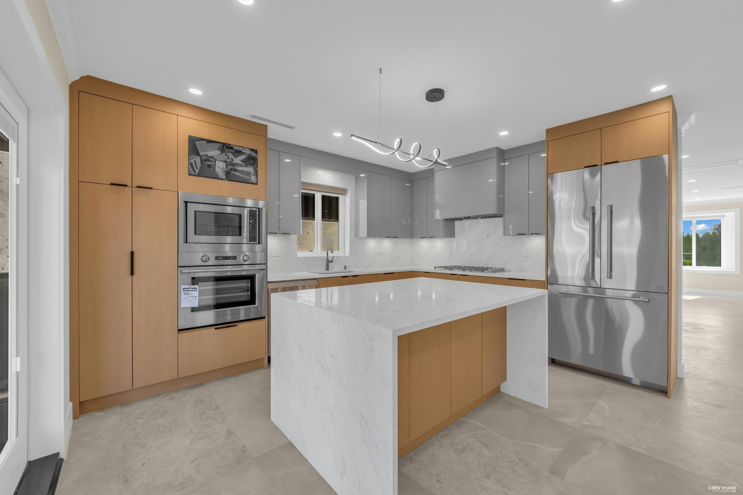 800 Montroyal Boulevard, North Vancouver, BC, V7R 2G6 - 8