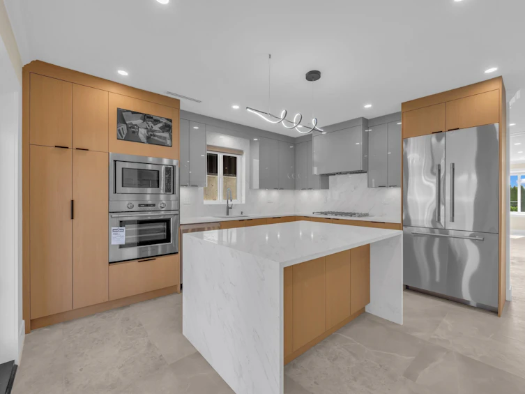 800 Montroyal Boulevard, North Vancouver, BC, V7R 2G6 - 8