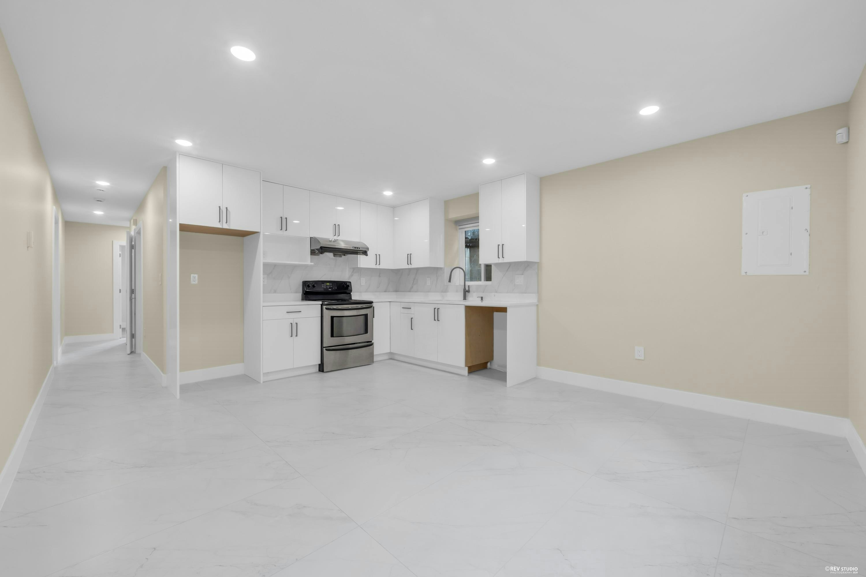 800 Montroyal Boulevard, North Vancouver, BC, V7R 2G6 - 25