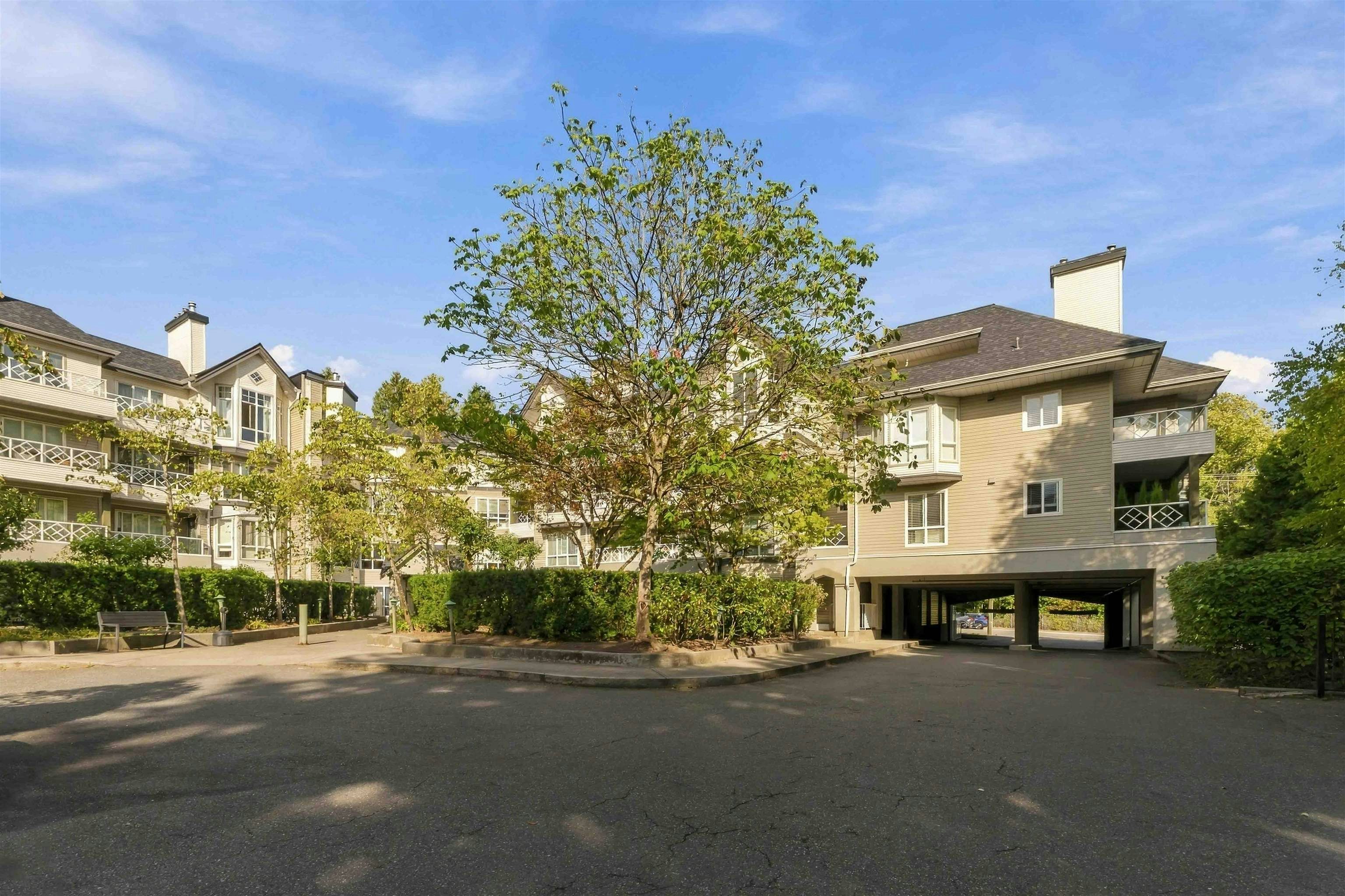 314-9979 140 Street, Surrey, BC, V3T 5W2