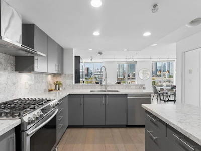 506-120 Milross Avenue - 3
