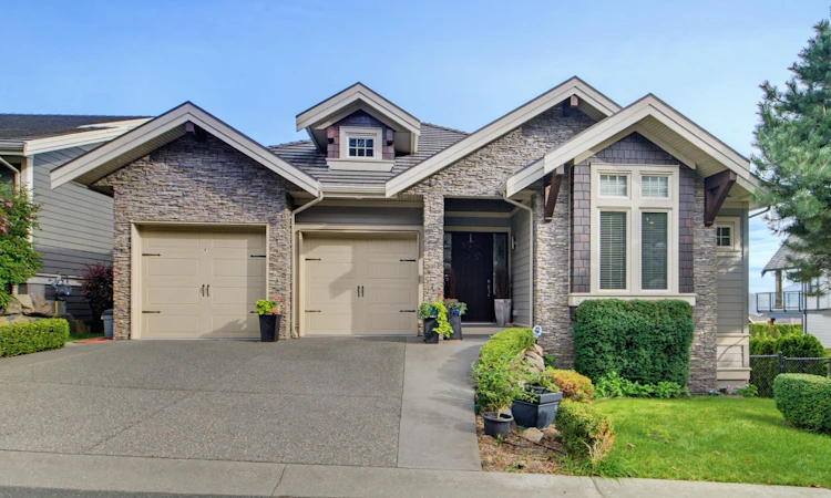 6-35520 Mahogany Drive