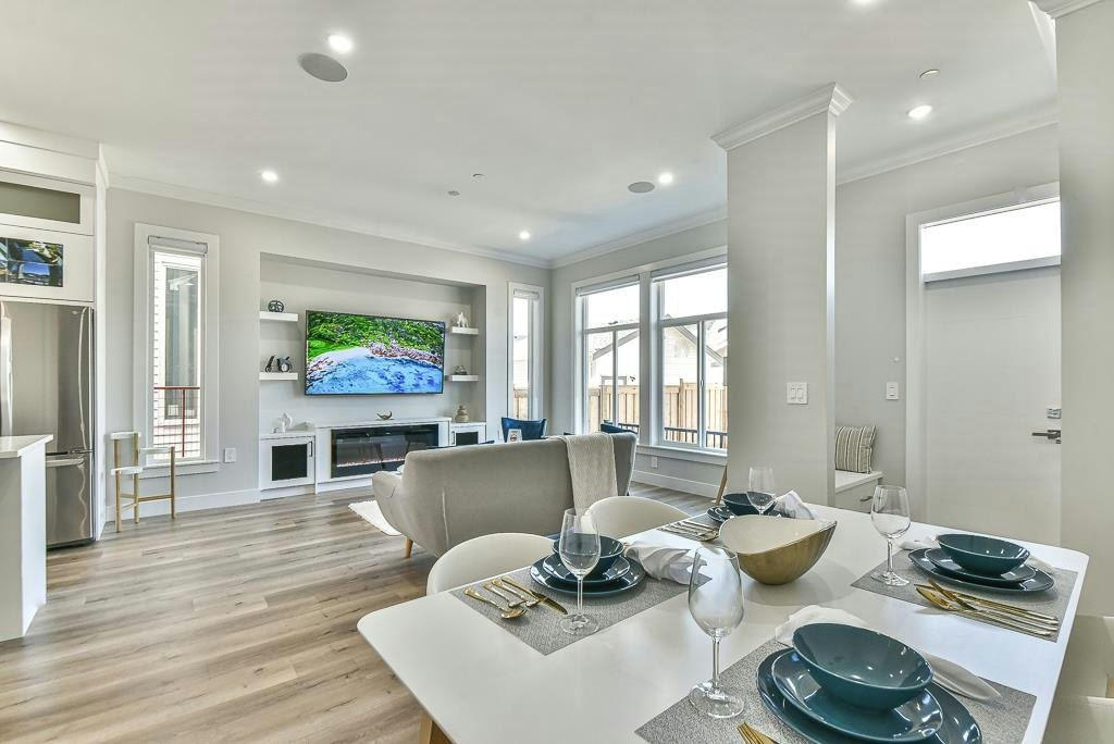7422 196 Street, Surrey, BC, V3A 7X8 - 10